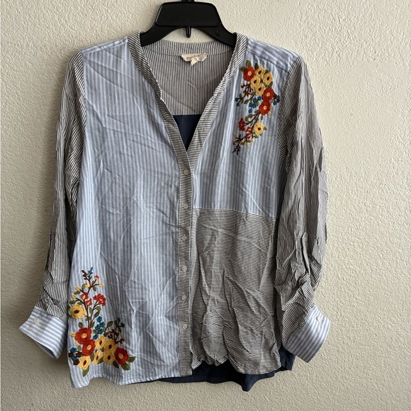 Mystree Blue Striped Floral Embroidered Button Down Shirt M - Picture 3 of 15